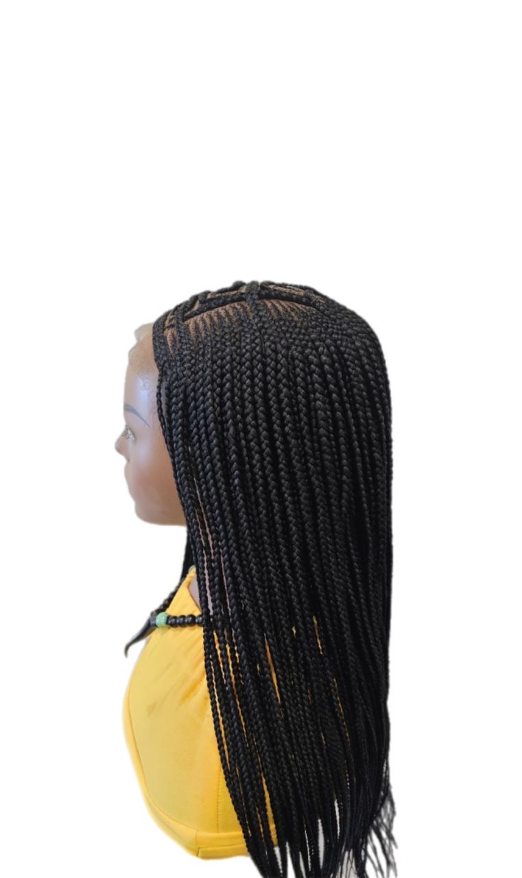 Color 1B, jet black Cornrows